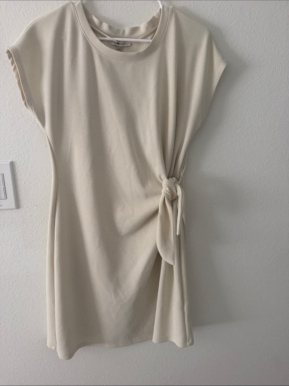 Cable & Gauge Cream Side-Knot Mini Dress